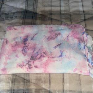 Light weight multi color Jessica Simpson scarf